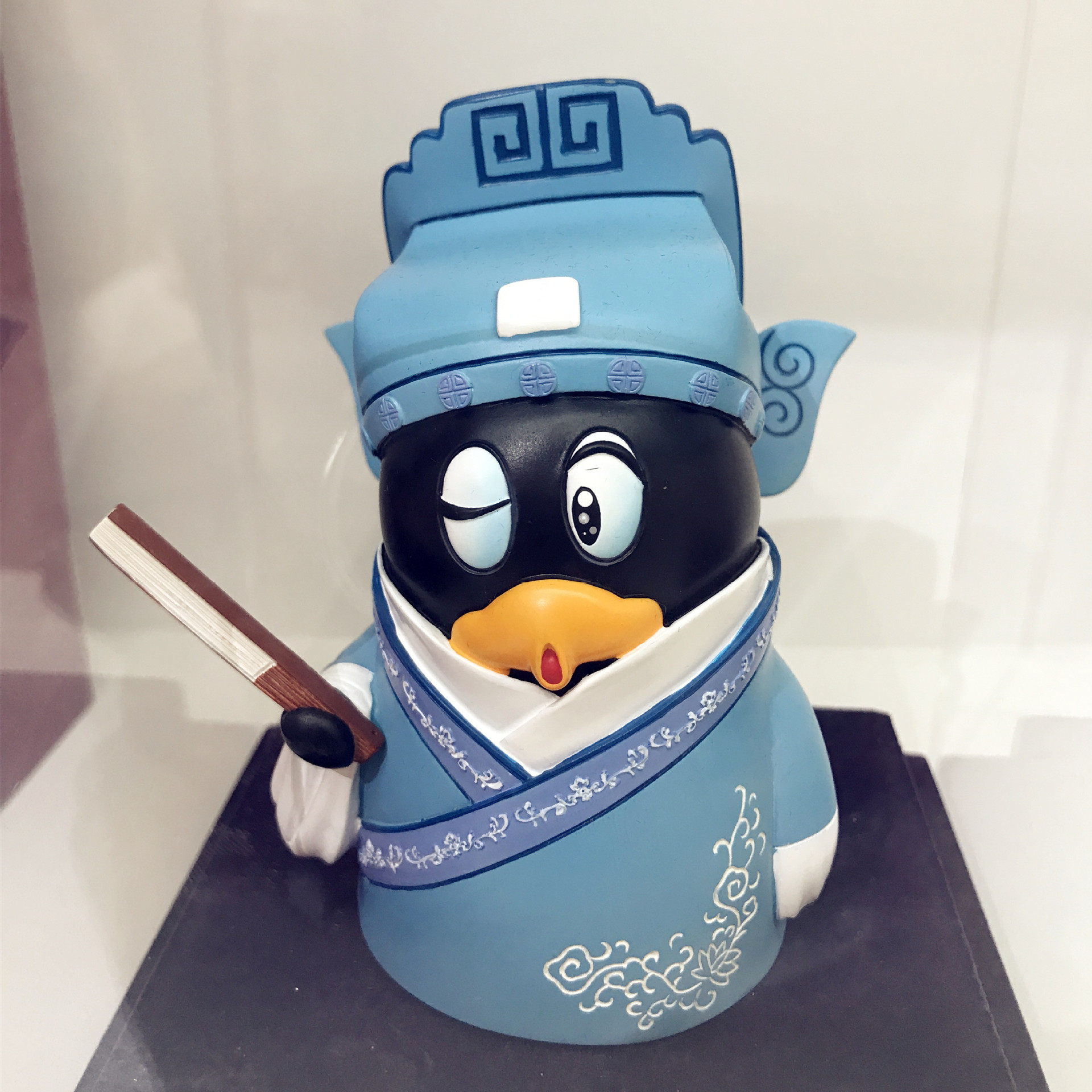 腾讯企鹅qq吉祥物形象公仔玩偶 川剧变脸公仔摆件 树脂质量精美