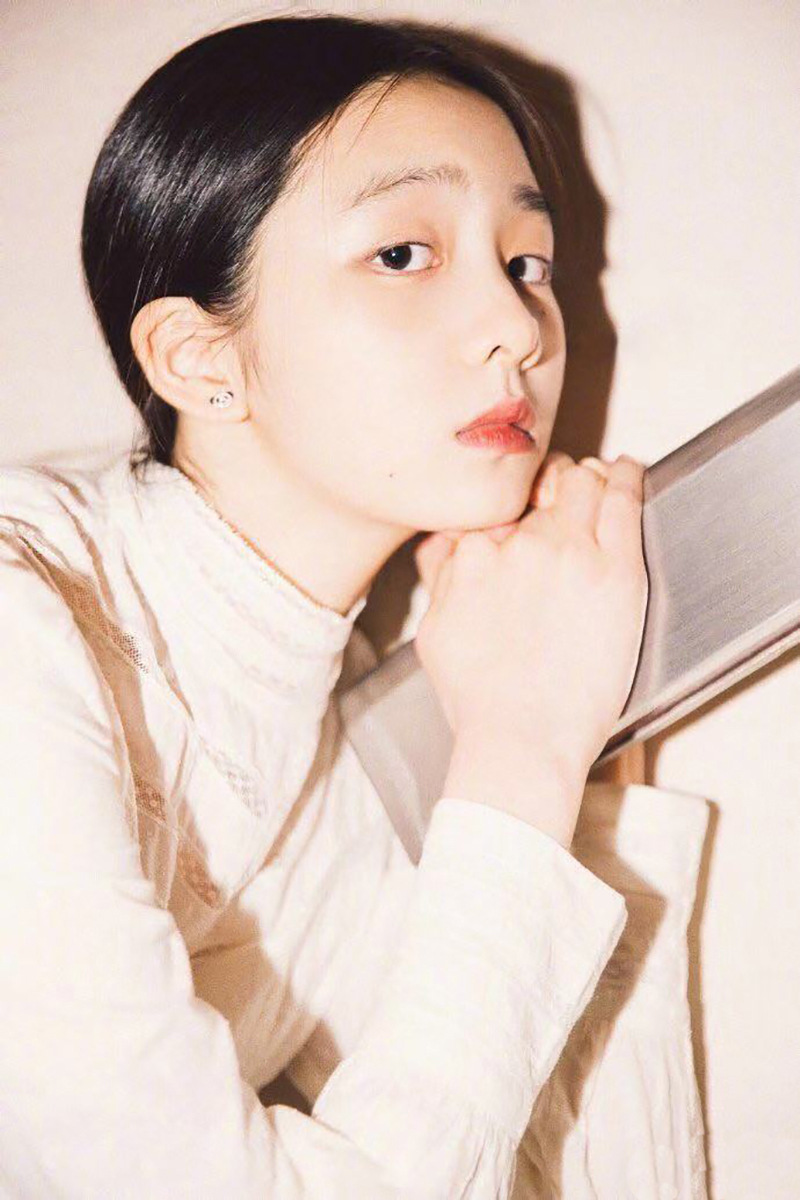 黄多多同款白色高领蕾丝衫长袖宫廷风打底衬衫女韩版百搭内搭上衣