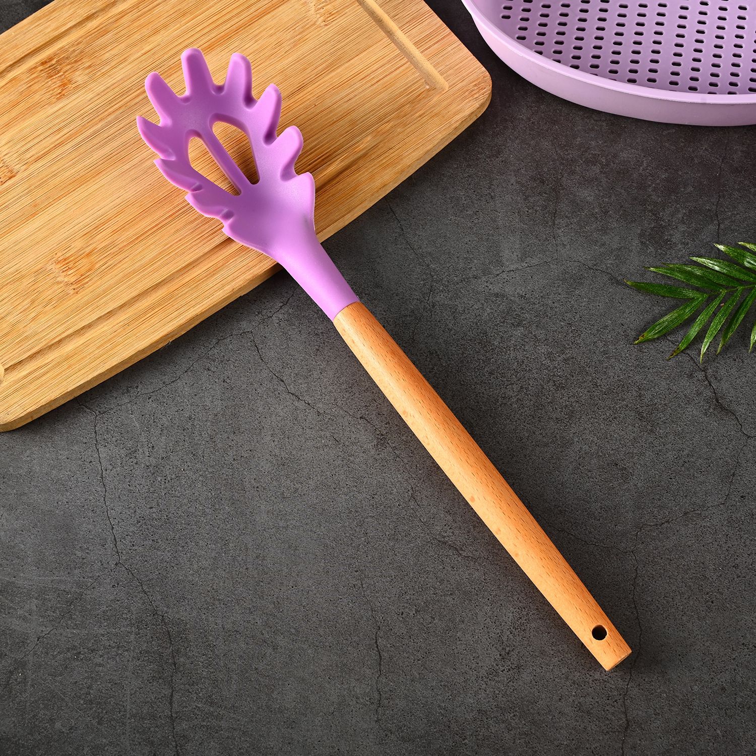 Source Factory Wooden Handle Silicone Shovel Set Kitchen Utensils Colander Clip Household Kitchenware Production Customization