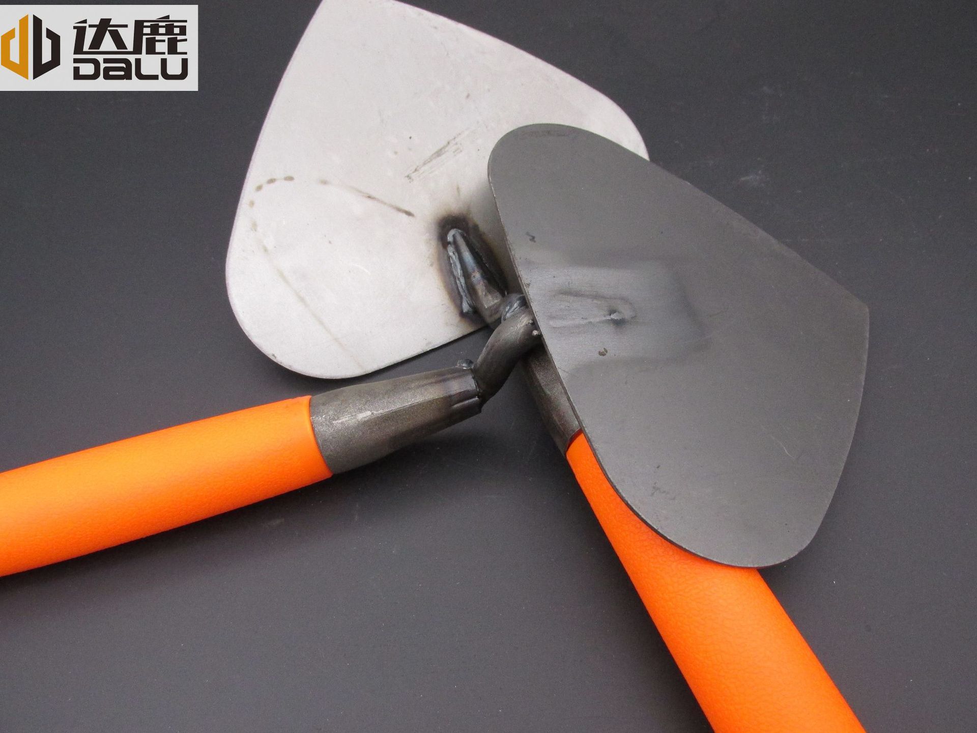 货源批发新疆大铲加厚钢大铲塑料柄砌铲甩子瓦工工具五金工具