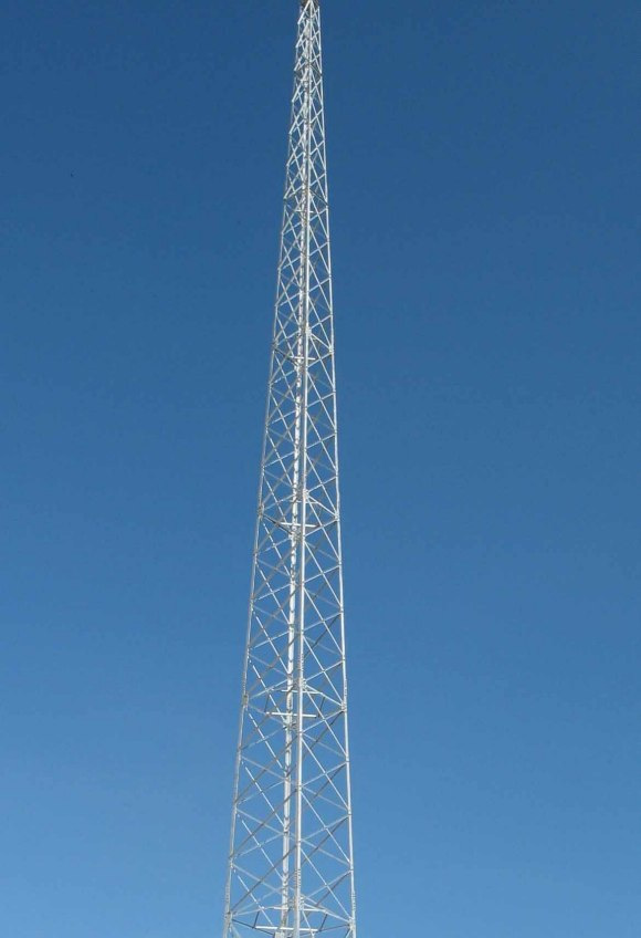 拉线塔,变电架拉线塔,四角通讯拉线塔,钢构造,拉线测风塔价钱