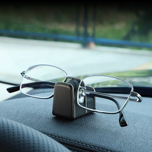 可定LOGO车载眼镜夹支架汽车上中控仪表台墨镜夹粘贴式眼镜鼻托座