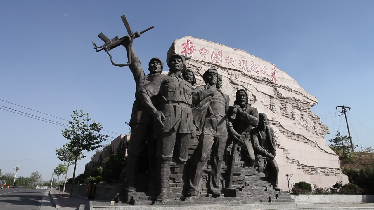 红军铸铜雕塑 红色文化主题景观雕塑八路军战士玻璃钢仿铜像红军