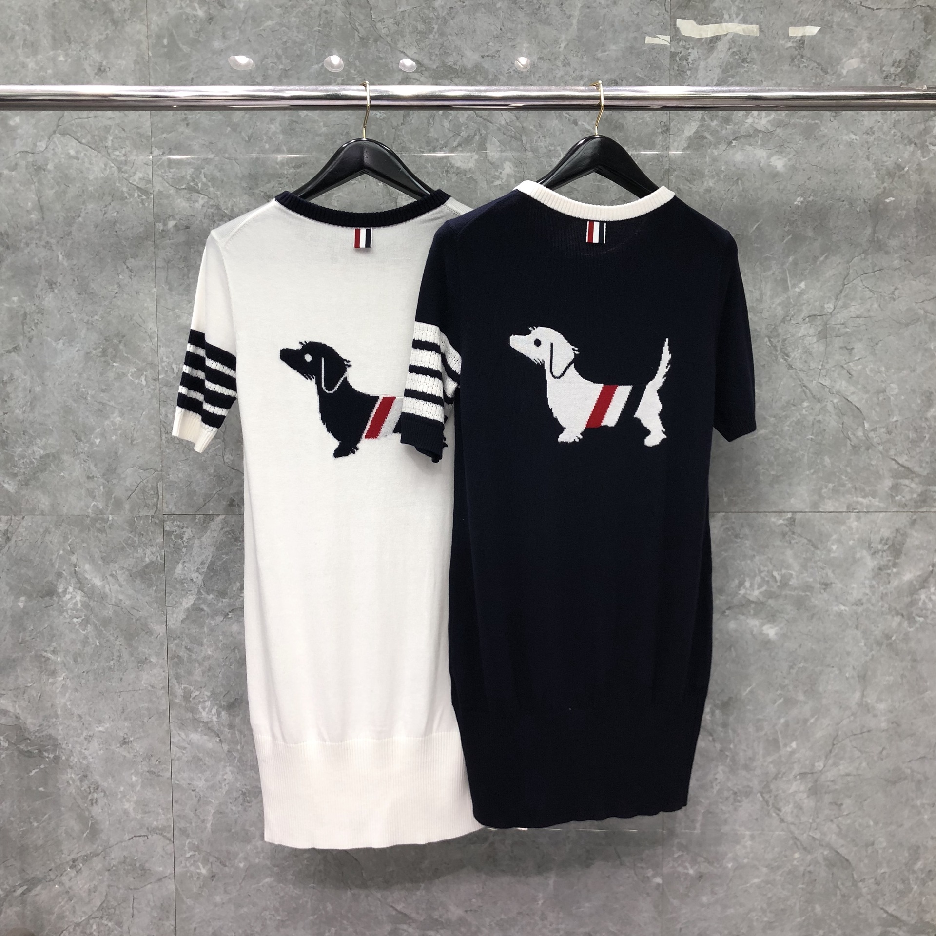 东莞品牌代工厂直营 tb连衣裙针织夏潮牌小狗圆领短袖显瘦连衣裙