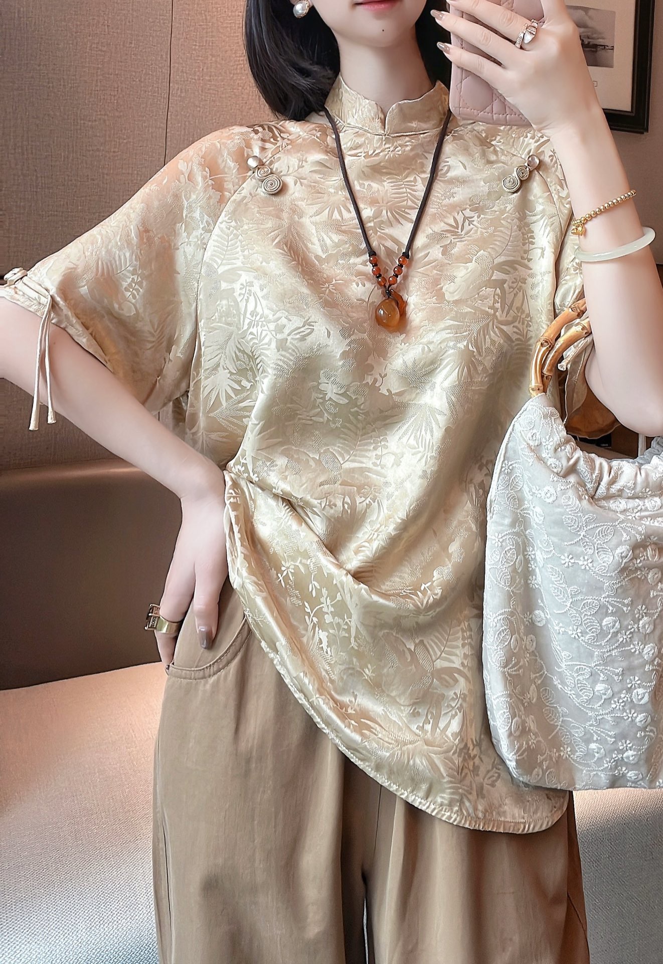 中式盘扣提花旗袍桑蚕丝上衣女2022新款夏时尚洋气宽松版真丝衬衫