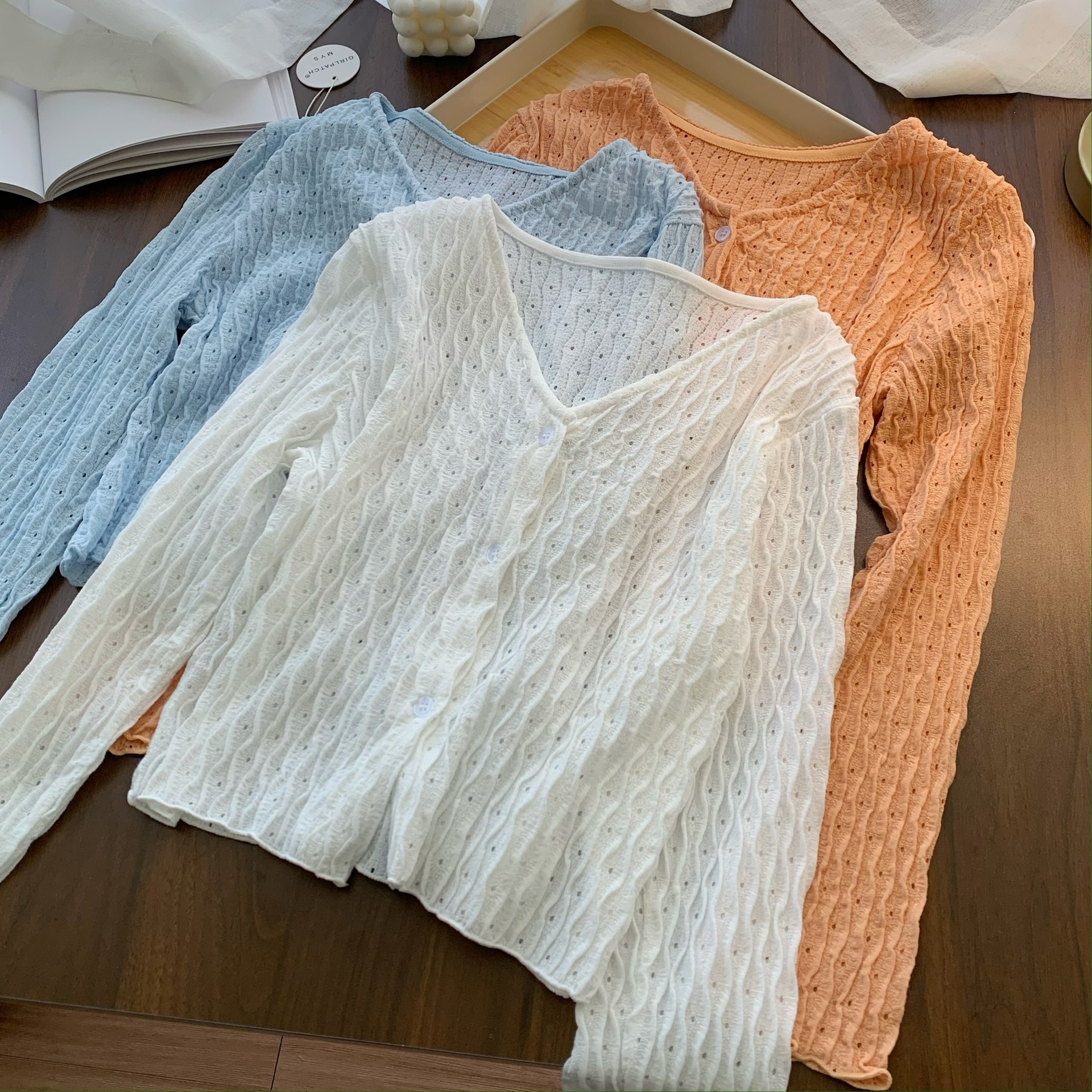 短款泡芙褶皱外套长袖外搭早秋新款气质甜美开衫女毛衣防晒空调衫