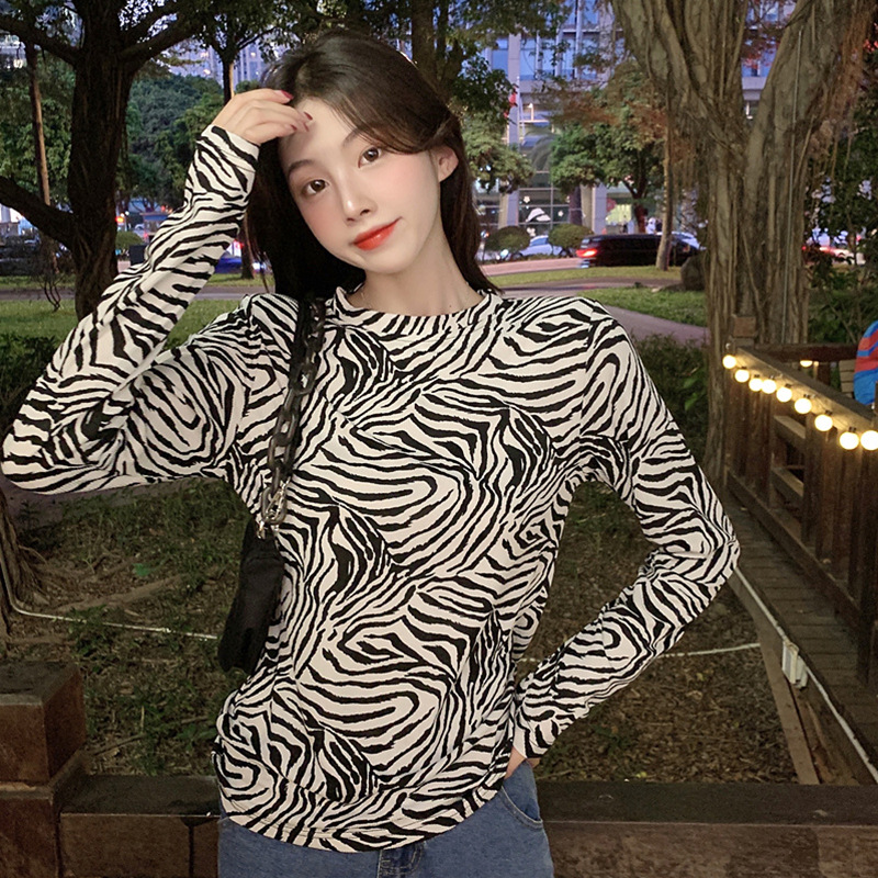 斑马纹长袖t恤女春秋2021年新款设计感小众洋气打底衫内搭上衣服