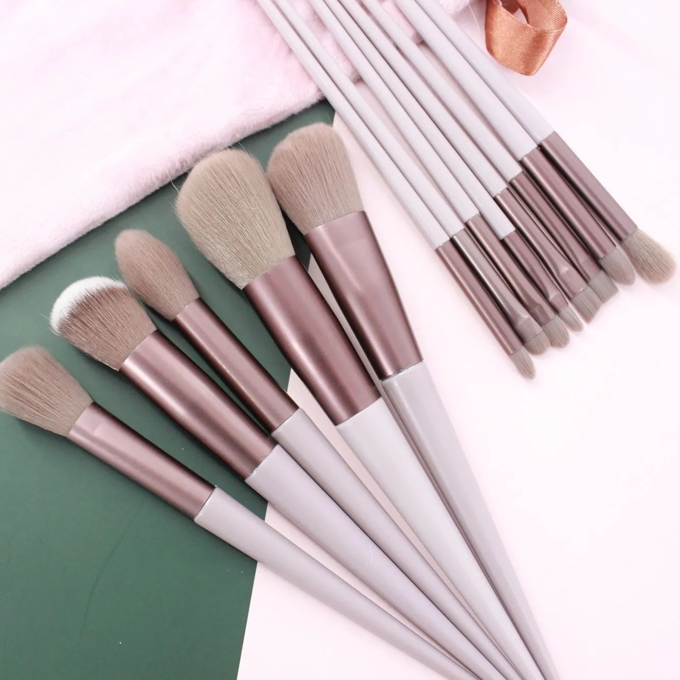 13 Pcs Purpleflower Holly Leaf Makeup Brush Set [Multi-Color Style] Morandi Beauty Makeup Brush Blush Loose Powder Brush