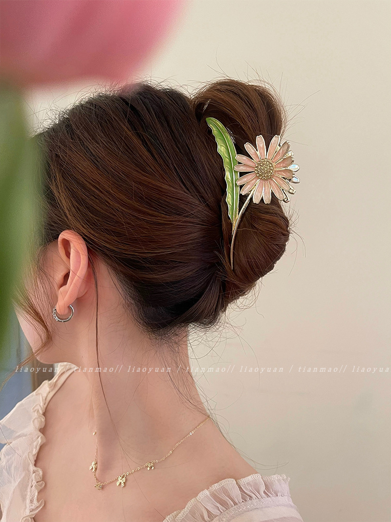 Simple and Fresh Flower Style Updo Grip Large Internet Influencer Hair Clip Women's Back Head Feeling Shark Clip 2023 New