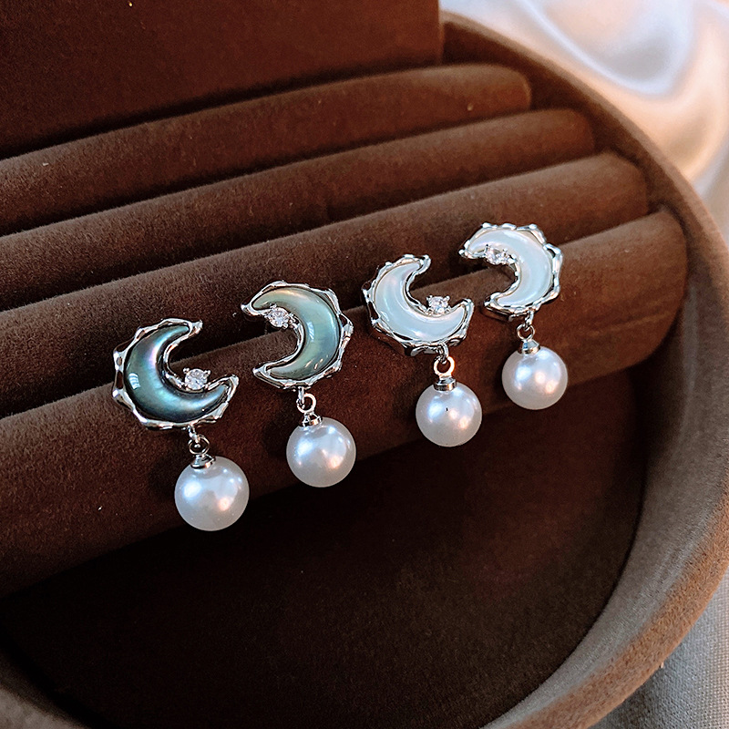 Silver Needle Zircon Resin Moon Pearl Stud Earrings Personalized Design Earrings Affordable Luxury Fashion High-Grade Earrings Wholesale Female