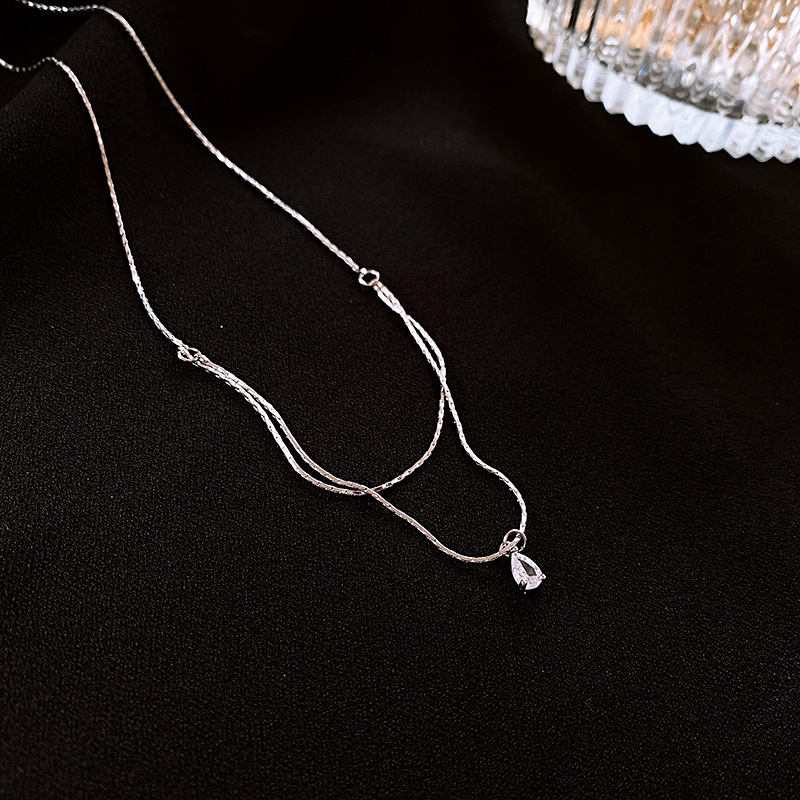 Light Luxury and Simplicity Water Drop Zircon Necklace Fashion High Sense Clavicle Chain Refined Grace Commuter's All-Matching Necklace Wholesale