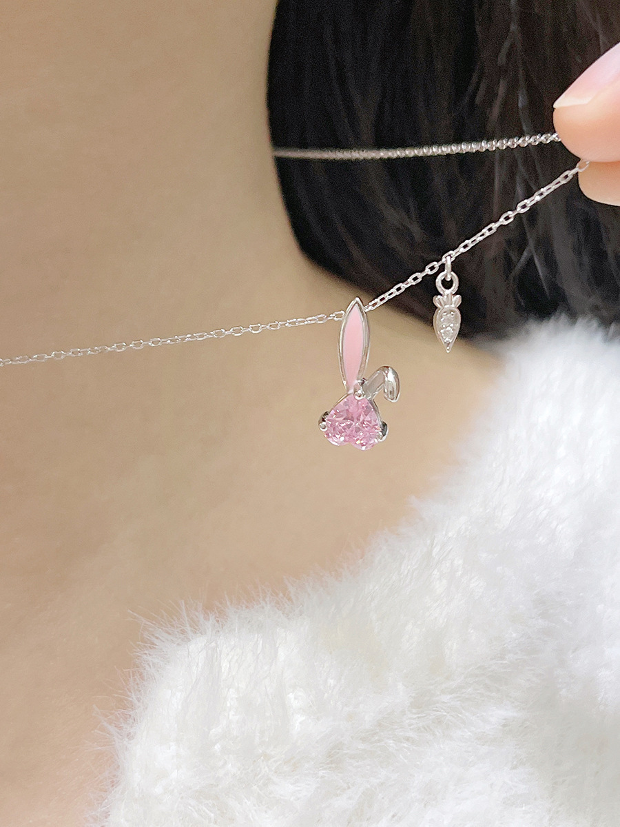 设计甜酷粉萌俏皮小兔子项坠少女折耳兔爱心锆石项链锁骨链铜镀银