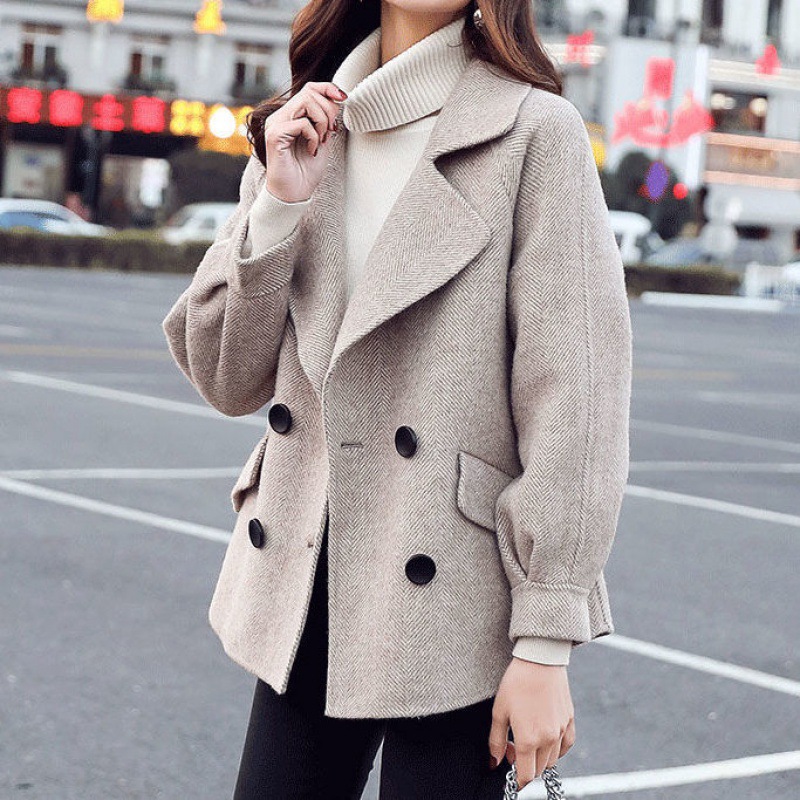 毛呢外套女士短款2021流行春秋季新款宽松加厚小个子流行呢子大衣