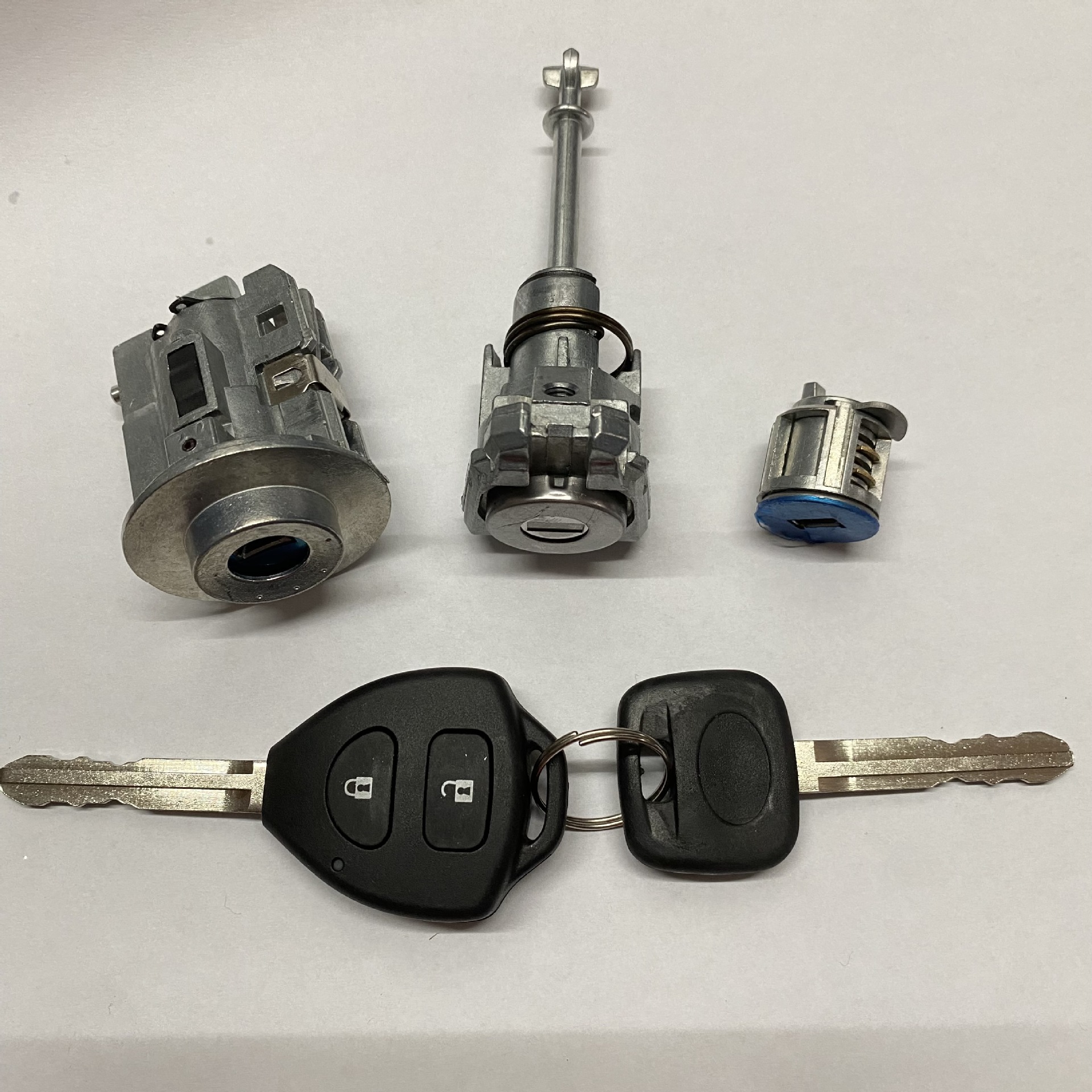 适用丰田rav4全车锁芯69005-0r110-阿里巴巴