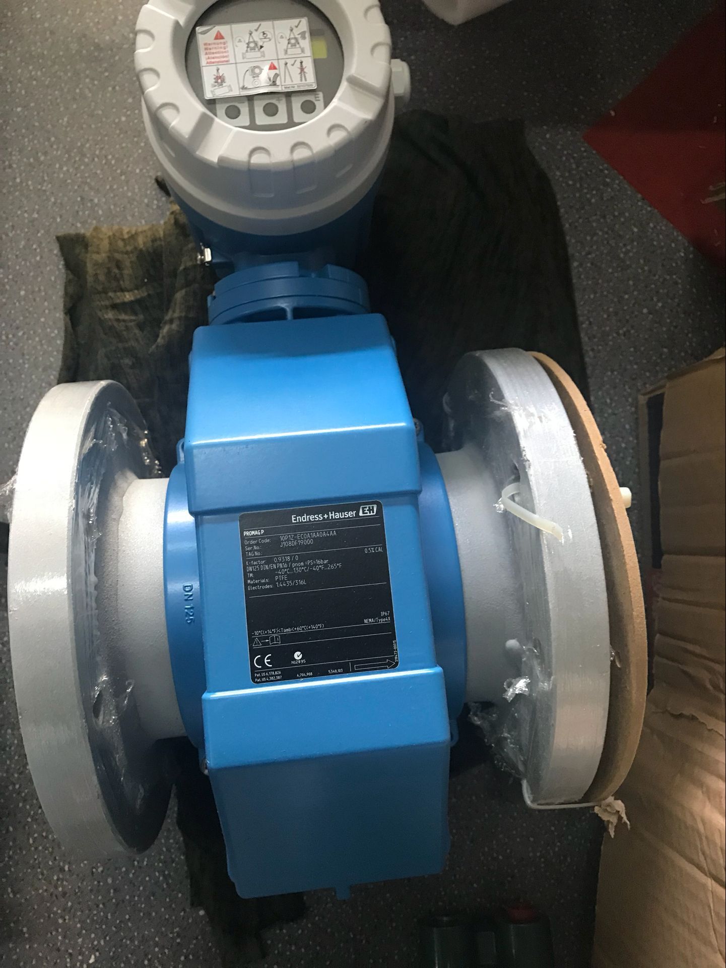 现货库存eh全新50l电磁流量计50l50qe1a1aa0aaaw电压220v哈c