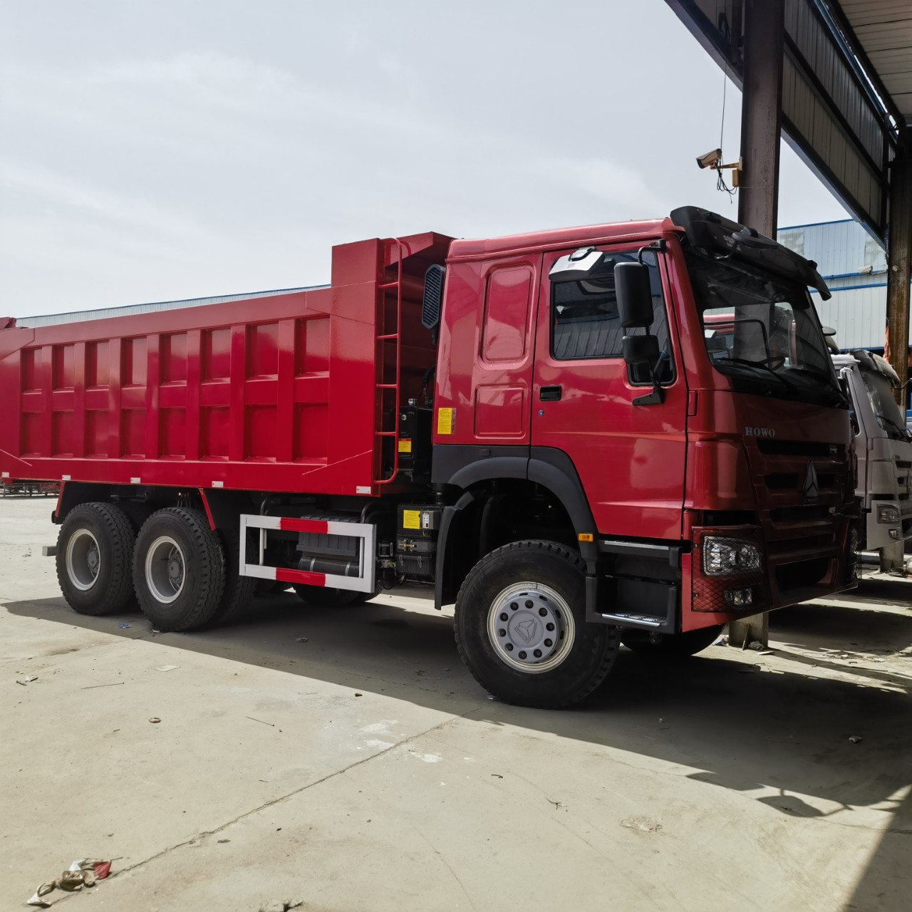 371马力重汽豪沃自卸运输车 9.