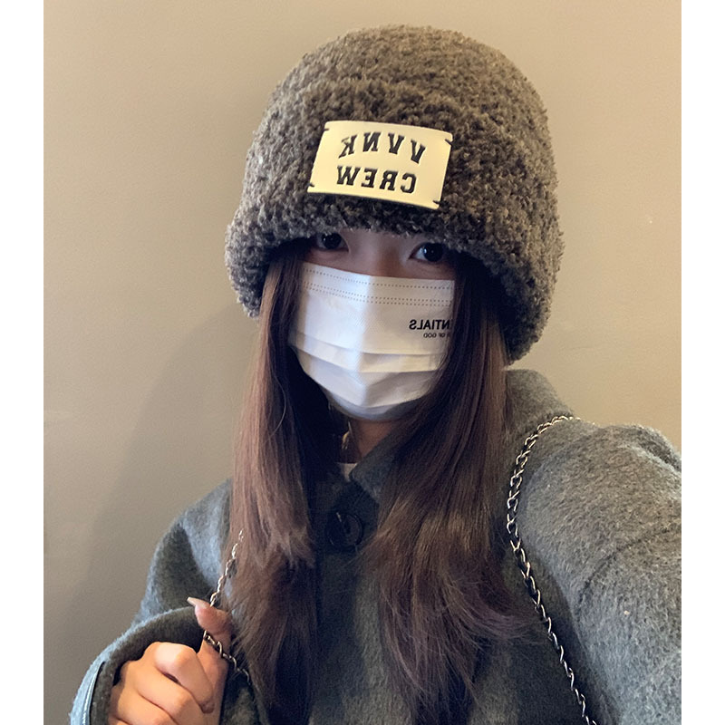 秋冬季保暖毛绒毛线帽女新款柔软百搭护耳帽子情侣逛街字母冷帽潮
