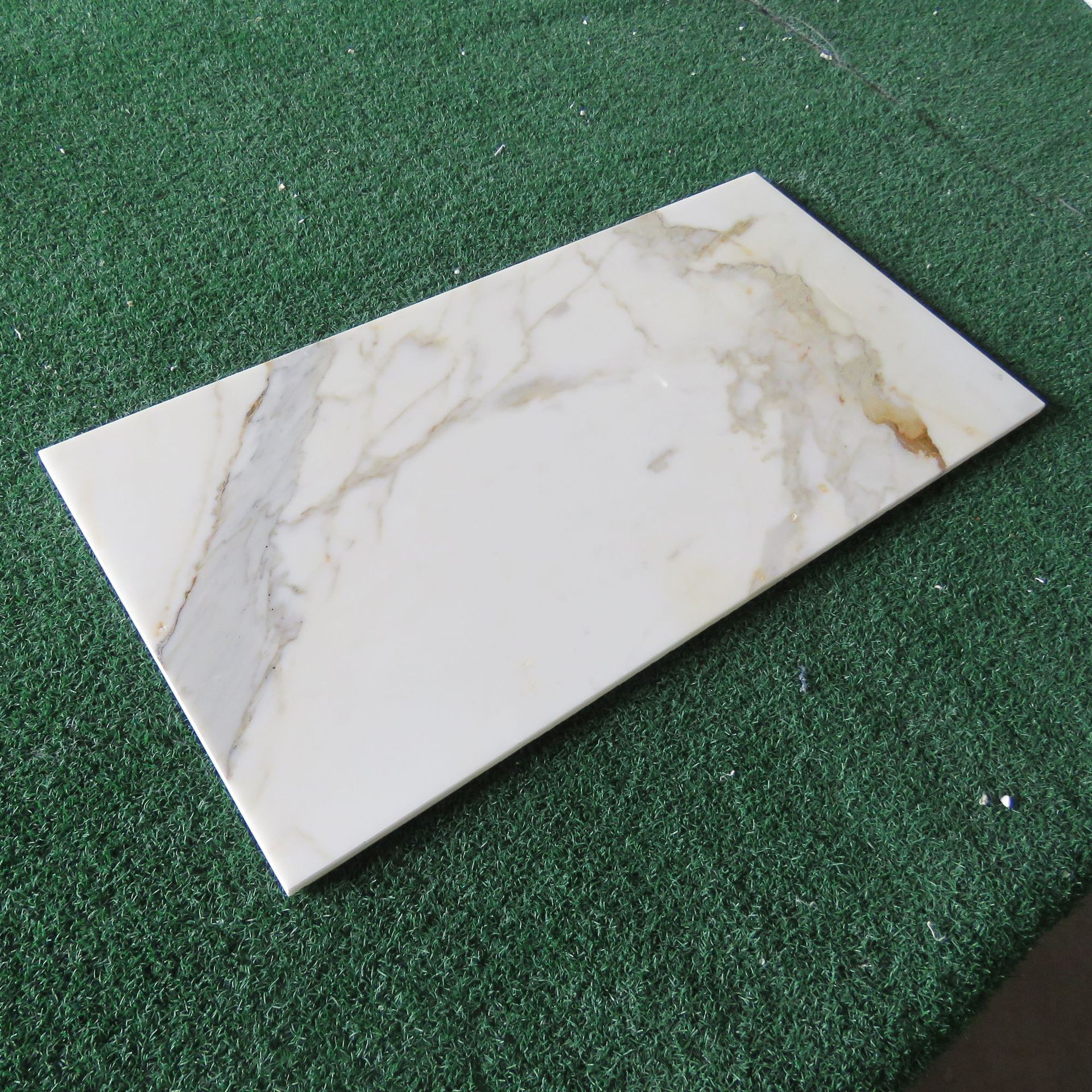 白色灰纹天然大理石鱼肚白 卡拉拉金丝白客餐厅卫生间墙面厨卫砖