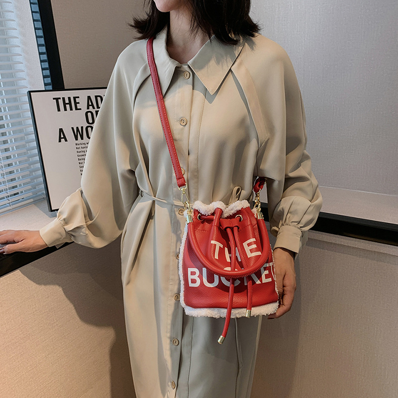 Internet Celebrity Same Style Special-Interest Design Lamb Wool Letters Hand-Carrying Bucket Bag Female 2022 Autumn and Winter Korean Style Shoulder Messenger Bag