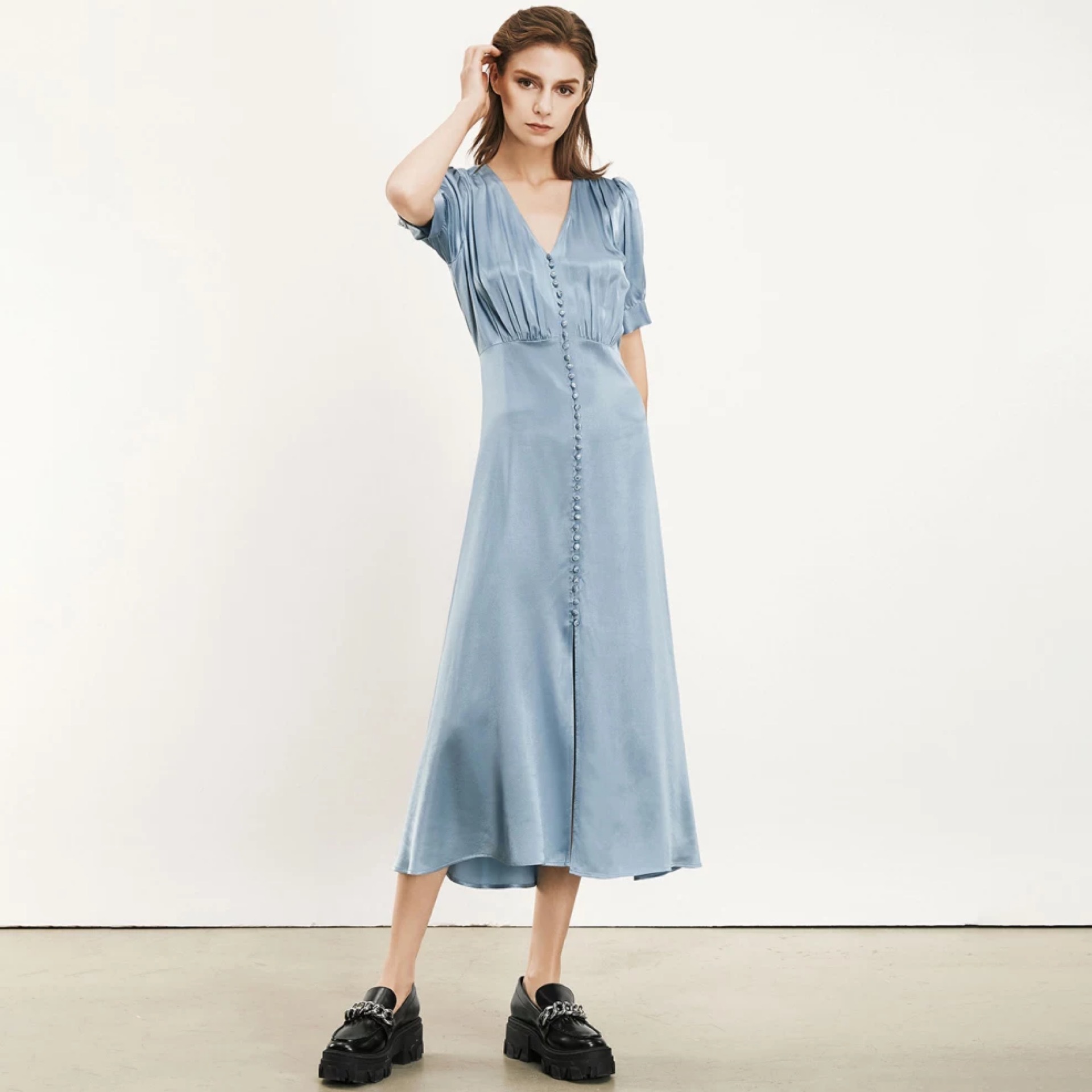 2022年百搭时髦大码女短袖连衣裙双绉中长款夏季新款过膝裙子批发真丝