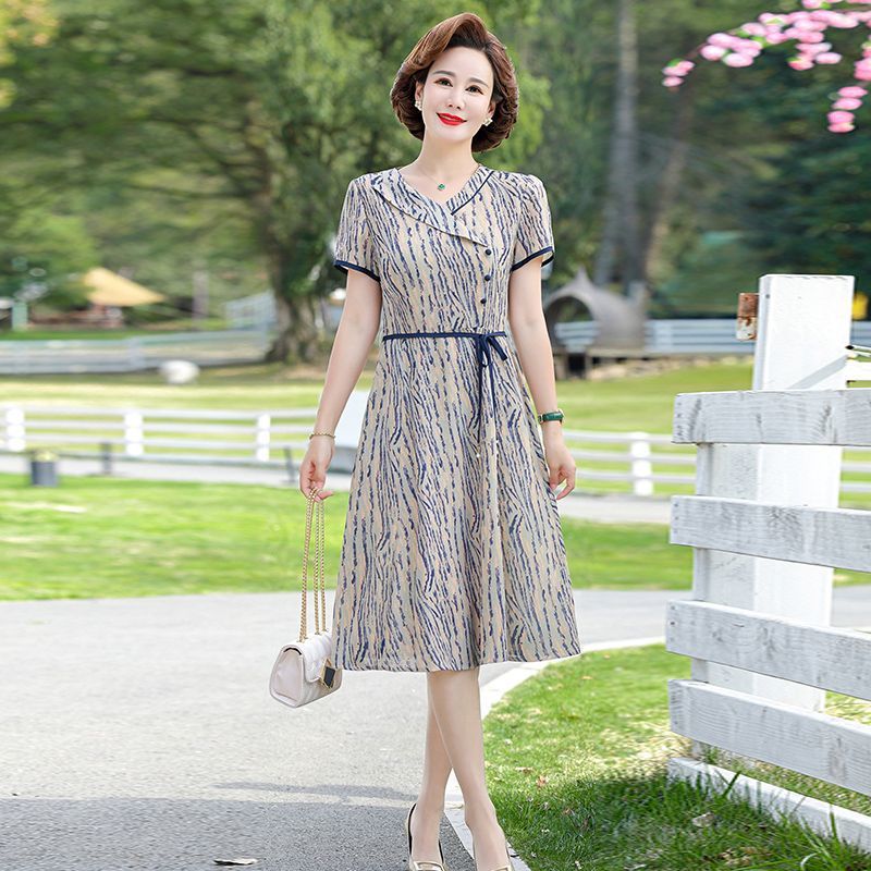 妈妈夏装洋气质雪纺连衣裙夏季新款时尚中老年女短袖裙子收腰40岁