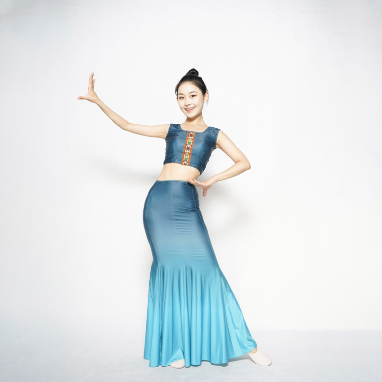 傣族服装舞蹈演出