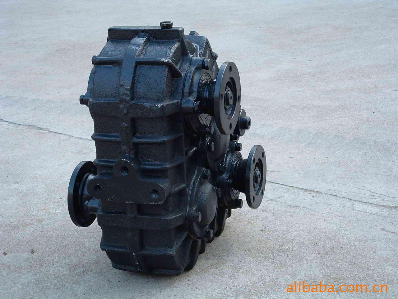 q7l q8l tt前后差速器尾牙传动轴分动箱拆车发动机飞轮取力分动箱厂家