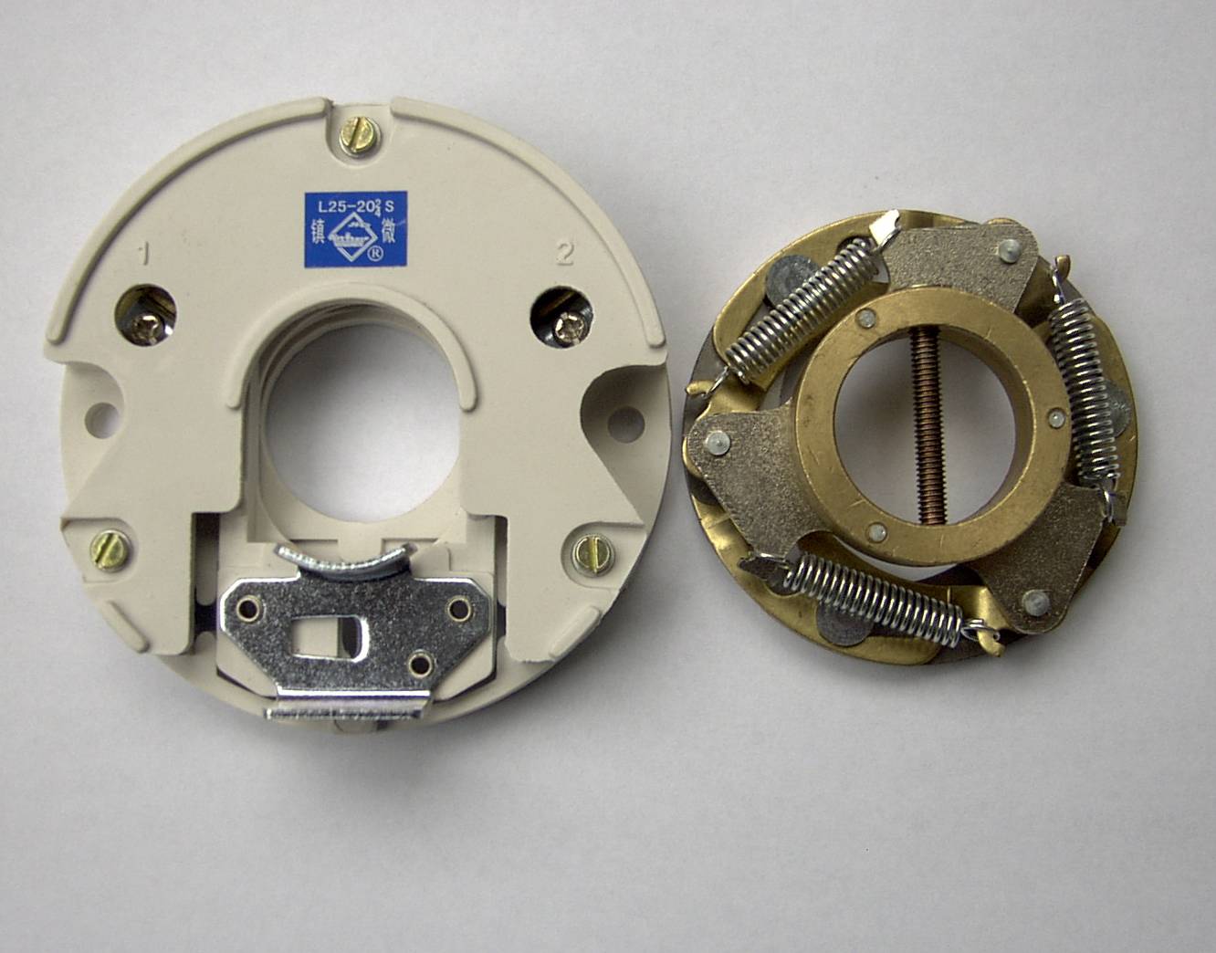 供应l25/20/15-202/4s离心开关