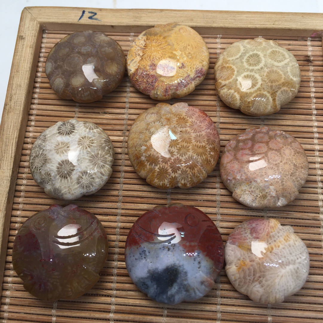 鸿运珊瑚珠宝行天然珊瑚玉菊花石小鱼可做手串吊坠手机链包挂配饰