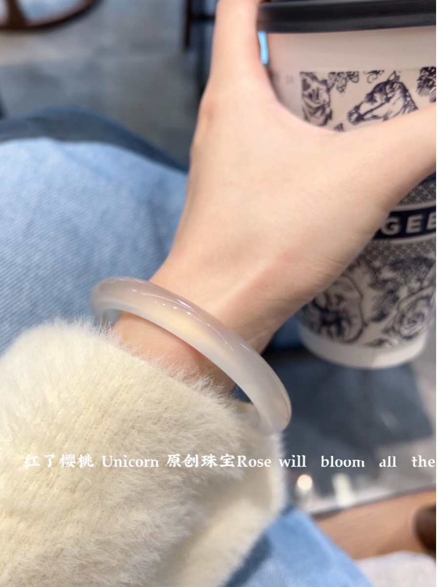NATURAL WHITE MOONLIGHT BRACELET WOMENS HIGH ICE TRANSPARENT LYCHEE JELLY CHALCEDONY BRACELET GOLD SILK JADE BRACELET VIOLET BRACELET WOMEN