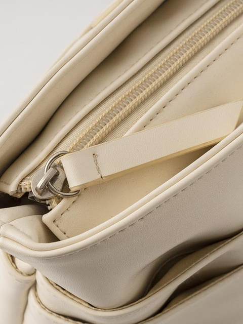 Can be installed! It's just big! Simple and portable, pure color zipper handheld inner bag cosmetics pu leather storage bag