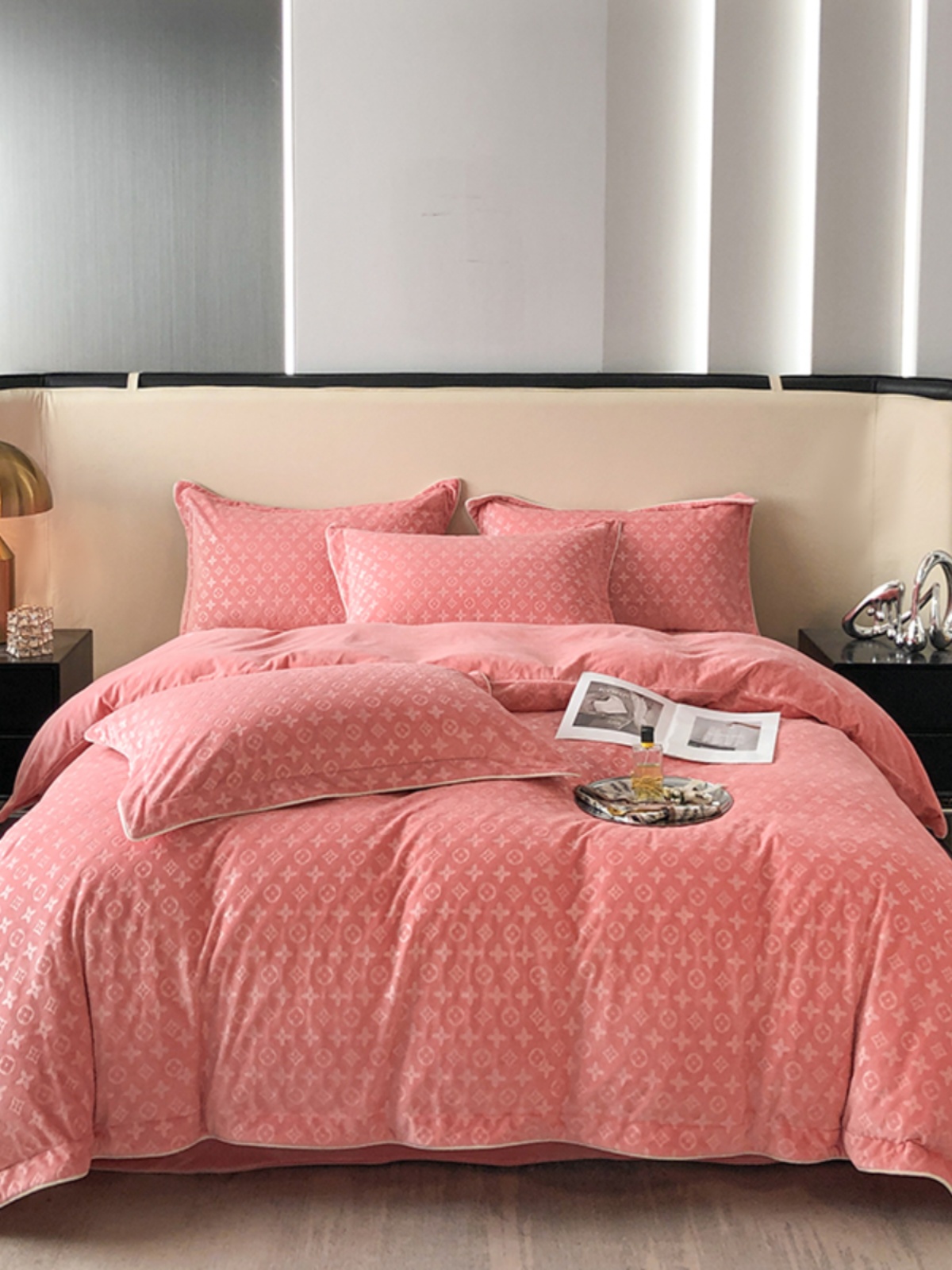 WINTER MILK VELVET WARM FOUR-PIECE SET OF THICKENED CORAL VELVET QUILT COVER LIGHT LUXURY DOUBLE-SIDED VELVET FLANNEL BED LINEN BEDDING