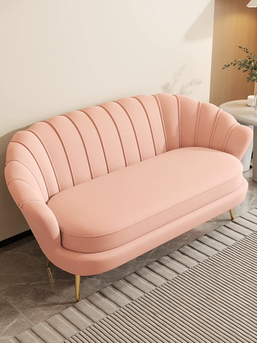 Спальня, небольшой диван, дом проката, магазин женской одежды, зона отдыха, салон красоты, небольшая квартира, двойное и тройное сиденье