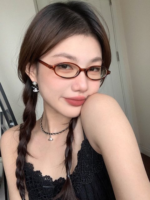 Ultra-light TR retro small frame oval retro brown glasses frame Japanese spicy teacher style bare face with myopia degree