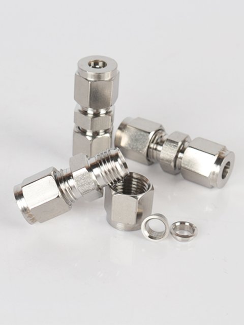 304 Stainless steel card socket joint Dual card socket fitting Direct through the middle 6 8 10 12