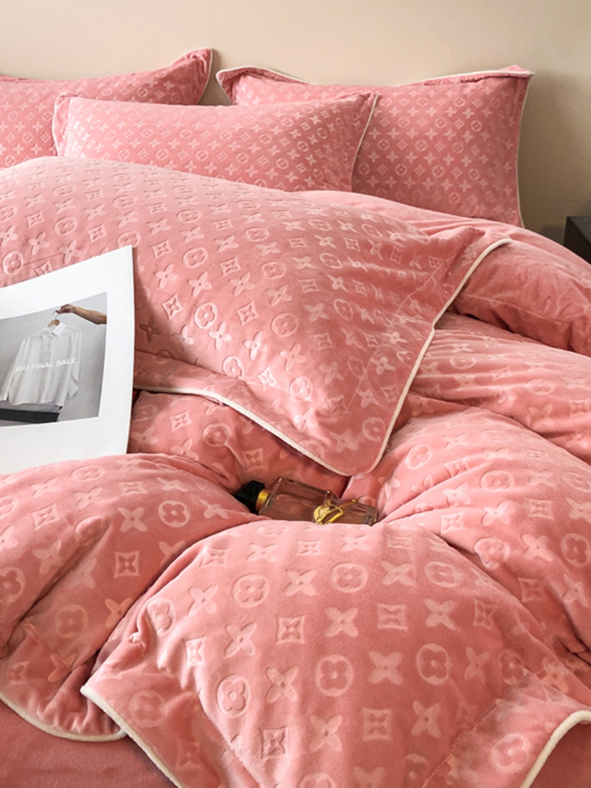WINTER MILK VELVET WARM FOUR-PIECE SET OF THICKENED CORAL VELVET QUILT COVER LIGHT LUXURY DOUBLE-SIDED VELVET FLANNEL BED LINEN BEDDING