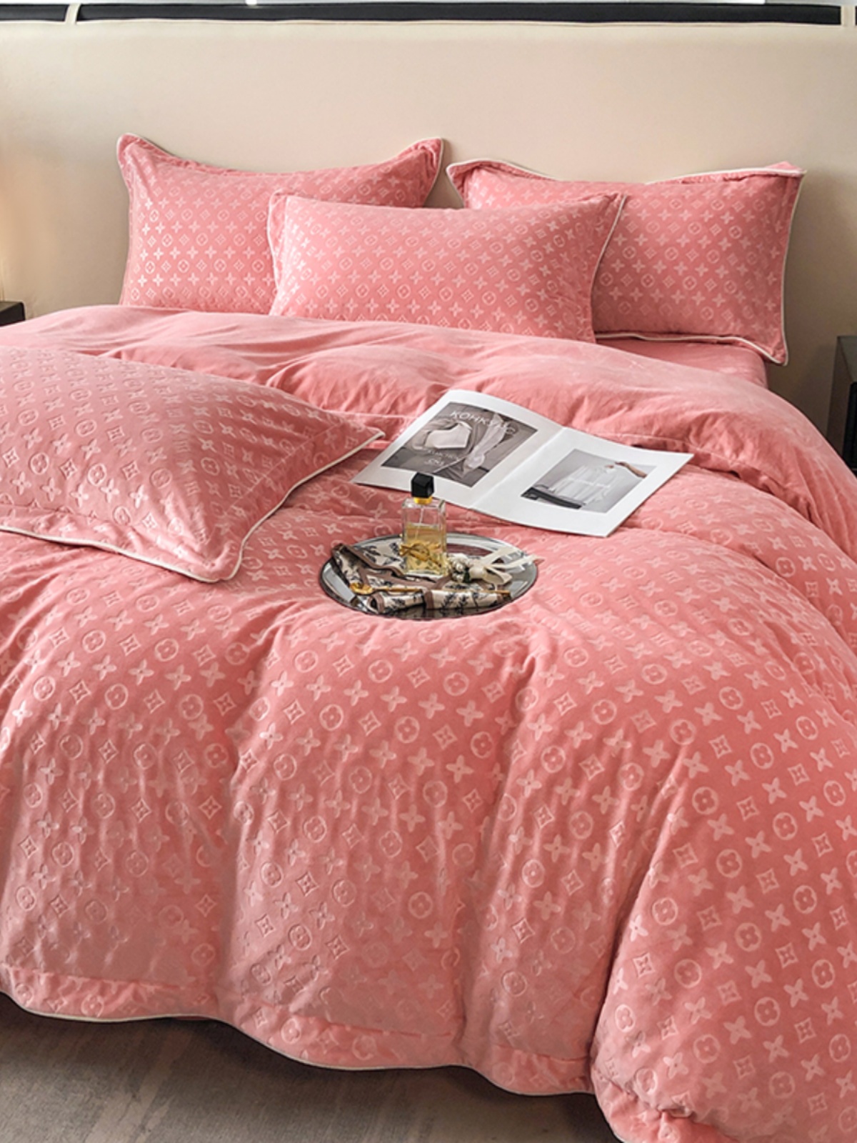 WINTER MILK VELVET WARM FOUR-PIECE SET OF THICKENED CORAL VELVET QUILT COVER LIGHT LUXURY DOUBLE-SIDED VELVET FLANNEL BED LINEN BEDDING