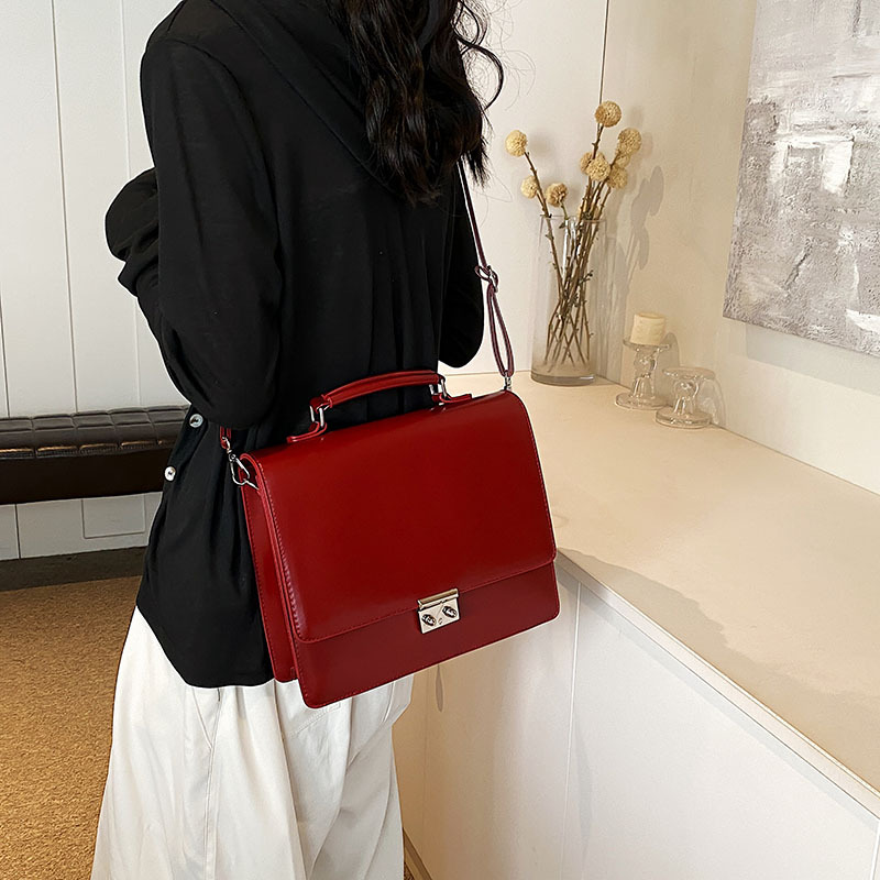 上海晟福店传祺M8限时优惠3万，欢迎垂询