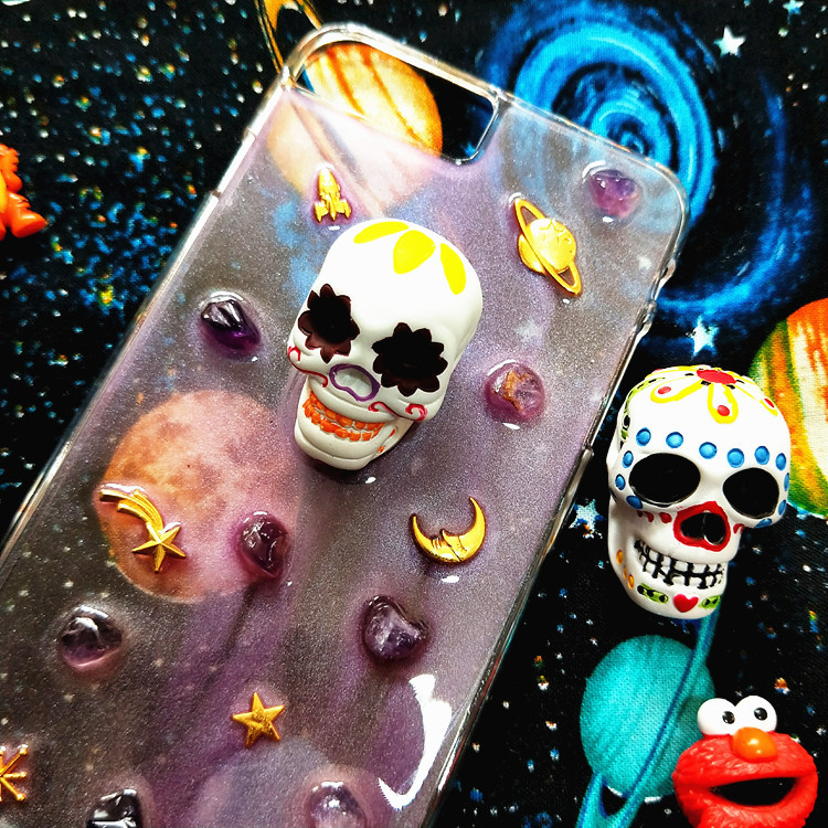 Heavy taste through time and space couple skull Halloween ghost head resin accessories diy necklace phone case material