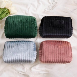 Winter new velvet Women's Cosmetic Bag skin-friendly wash skin care storage bag women's cosmetic brush bag