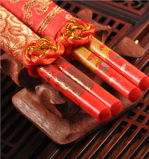 Wedding Festive dragon and phoenix chopsticks wedding supplies chopsticks new bride and groom wedding banquet dragon and phoenix chopsticks wholesale
