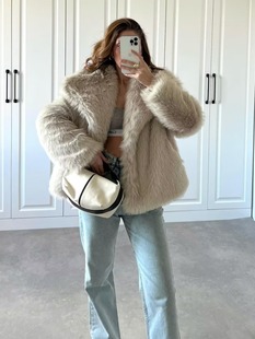 in stock Autumn and Winter European and American New Women's Faux Fur Short Jacket Coat Women's plus size Women's Top