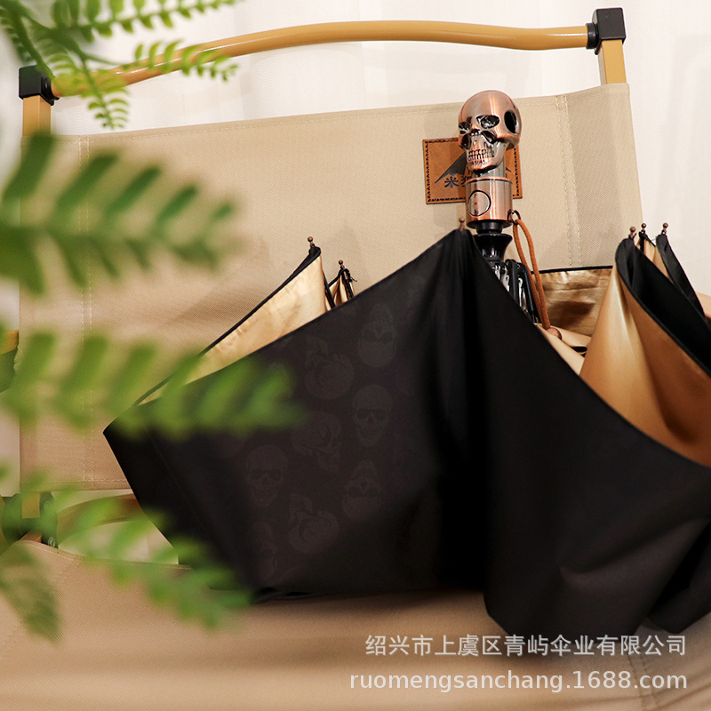 Skull-patterned British-style umbrella, automatic opening, creative and trendy, large size, unisex, double, three-fold folding umbrella, in stock for men.