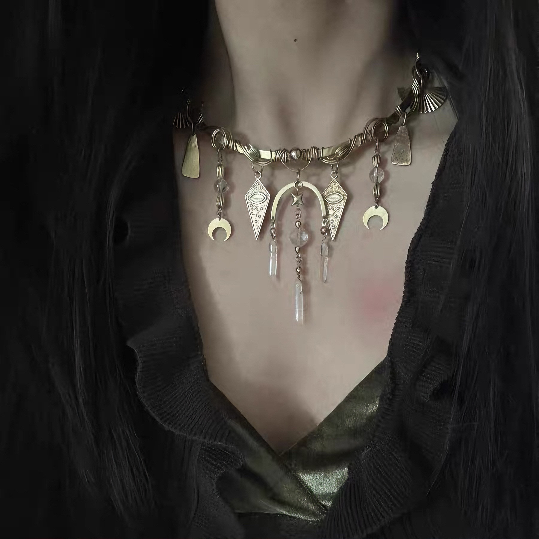 Retro Golden Geometric Tassel Necklace Accessible Luxury High-End Niche Design Elegant Clavicle Stylish Fashion Necklace for Women