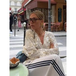 New Style Distinctive V-neck Long-sleeved Loose Top European and American Street Trend Solid Color Bead Long-sleeved Fashionable Distinctive T-shirt