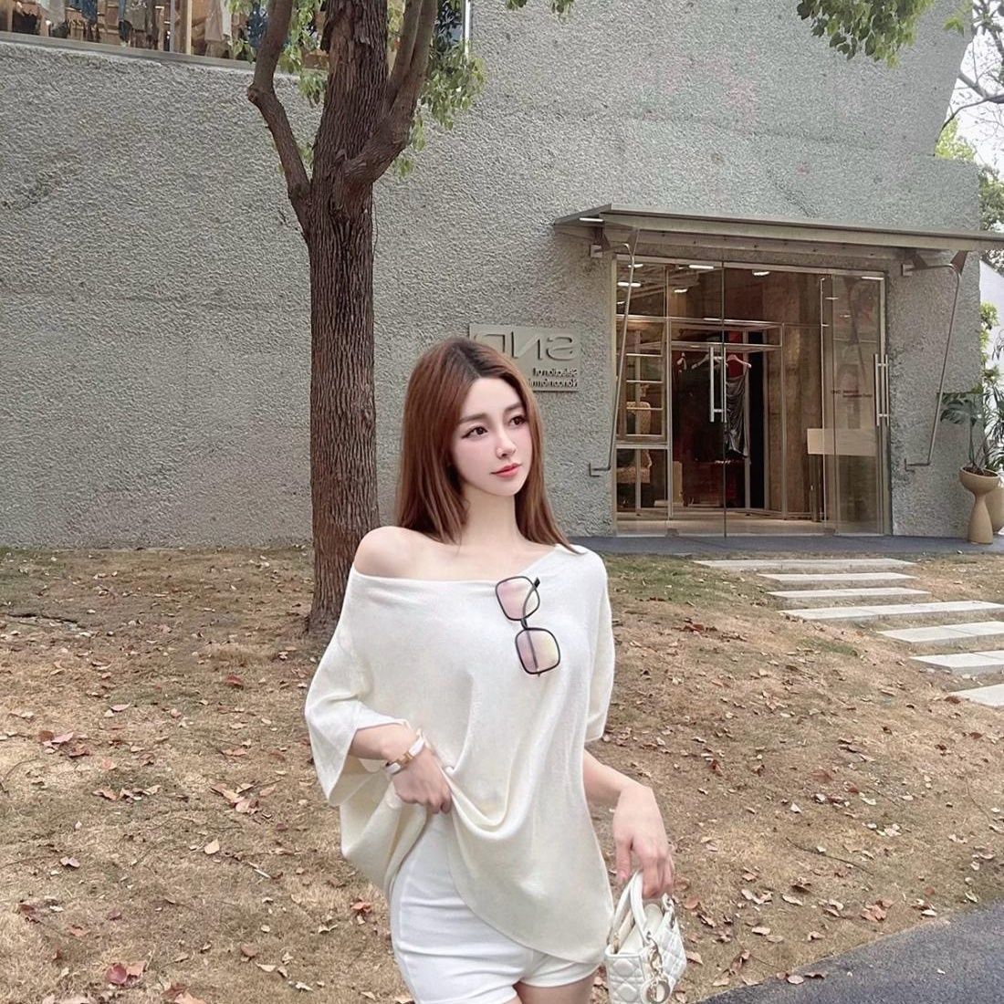 여성용 반팔 어깨 편안한 니트 반팔 티셔츠 여름 핫 걸스 디자인 편안한 착용감 게으른 슬리밍 박쥐 소매 탑