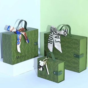 High-end Light Luxury Birthday Gift Box Retro Bridesmaid Accompanying Gift Box for Friends and Girlfriends Portable Ritual Packing Box