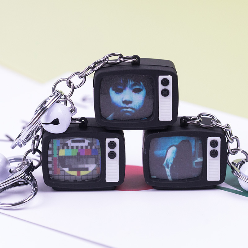 A popular Halloween-themed mini TV keychain/bag charm has been created and redesigned on Xiaohongshu.