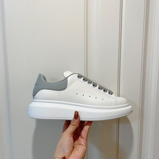 Guangzhou factory direct sales McQueen white shoes women's 2024 New thick bottom muffin board shoes casual women's shoes men's couple style