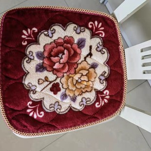 Wholesale Chinese thickened winter dining chair cushion plush universal chair cushion autumn and winter warm non-slip cushion
